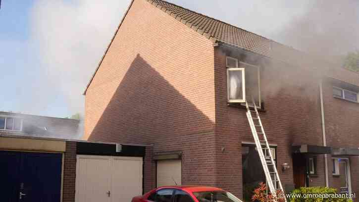 Moeder gooit kind naar beneden bij brand, buurmannen vangen het op