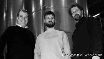 Broers Hermans en Tourist LeMC brengen samen alcoholvrij bier Tipsy Silver uit