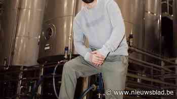 Broers Hermans en Tourist LeMC brengen samen alcoholvrij bier Tipsy Silver uit