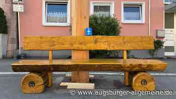 Maischerz in Pfuhl: Warum die Bank am Maibaum eine Parkscheibe braucht