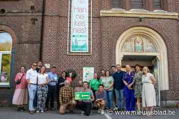 Deze dorpskern krijgt allereerste publiek toegankelijke AED-toestel: “Kans om hartstilstand te overleven verzesvoudigt”