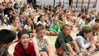 Voerense leerlingen geven burgemeester Gaens klimaattips: laadpalen en zonnepanelen