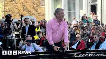 Titchmarsh in town to open new fountain
