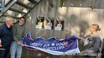 Olympiërs vereeuwigd aan atletiekpiste