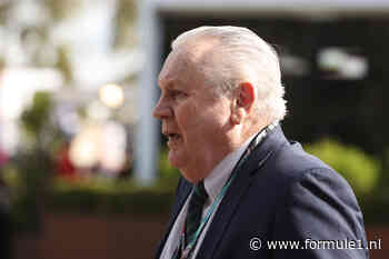 Jones ziet in Piastri ‘zonder twijfel’ zijn opvolger: ‘Zijn teamgenoot is zwak’