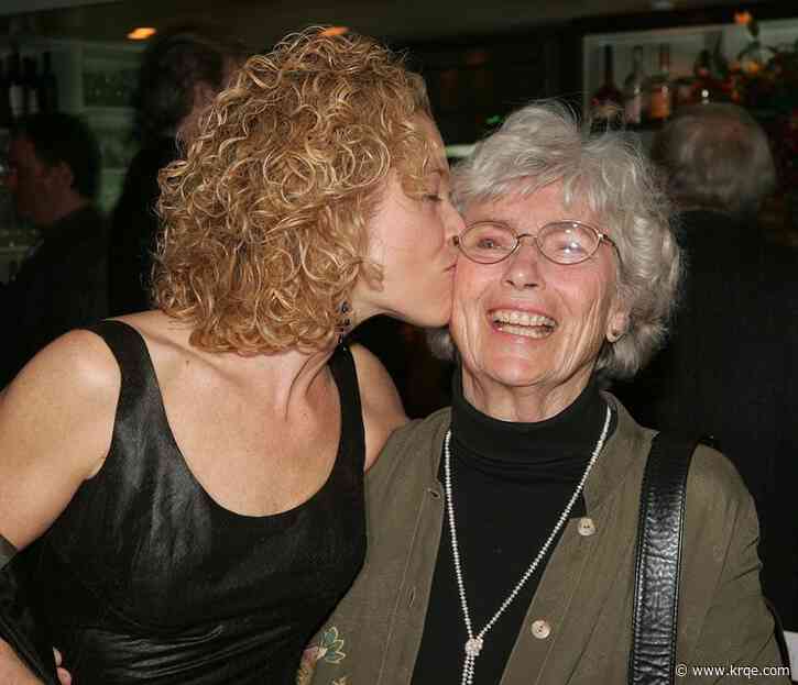 Prolific actress, of 'Carrie' and 'Blue Velvet,' dead at 100