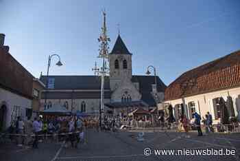 Meiboom siert opnieuw Wiezeplein