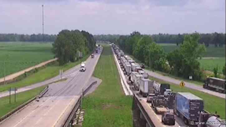 TEAM 2 TRAFFIC: I-10 eastbound closed near Grosse Tete after trailer crosses median; congestion past Ramah