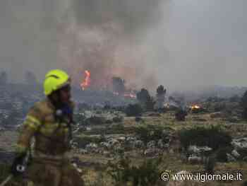 Allarme incendi a Gerusalemme: 7 mila evacuati. E Hamas lancia la jihad dei roghi | La diretta