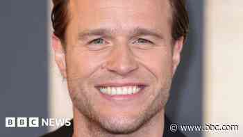 Olly Murs says scrutiny of his body is 'madness'