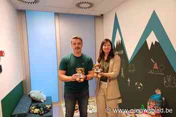 Vernieuwd zorglokaal en nieuwe zorgbeer voor kinderen die in contact komen met de politie