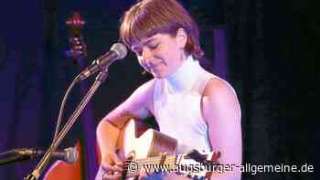 Ein Hauch von Zeitlosigkeit: Mimi und weitere treffen sich im Klub der Idealisten