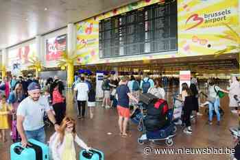 Tot drie uur aanschuiven bij grenscontrole op Brussels Airport: “Drukte én onderbezetting spelen mee”