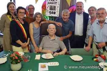 Twee burgemeesters op Firmin zijn verjaardagsfeest