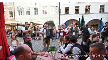 Eine Stimmung fast wie beim Herbstfest: So war die „Wirthausroas“ in Rosenheim
