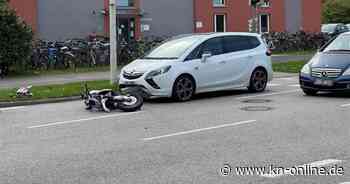 Zusammenstoß im Steenbeker Weg: Motorradfahrer und Auto bauen Unfall in Kiel