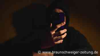 Nacktbilder im Netz: Juristin erklärt, wie Opfer sich wehren