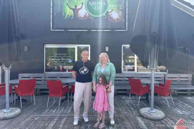 Carine (63) en Chris (58) stoppen na 31 jaar noodgedwongen met bekende danscafé Arona 2.0: “We hebben altijd voor elkaar gezorgd en dat blijven we verder doen”