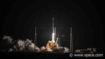 SpaceX Falcon 9 rocket launches 28 Starlink satellites to orbit from Florida (photos)
