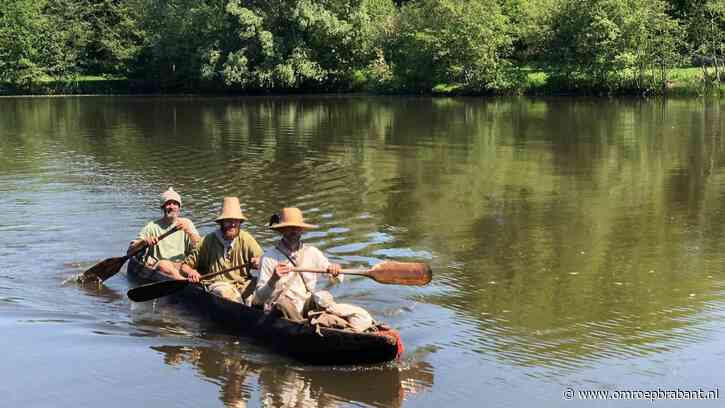 Ruim 40 kilometer peddelen in een prehistorische kano: 'Was smal en ondiep'