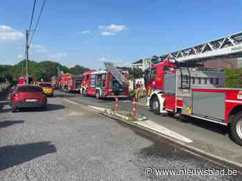 Twee brandweermannen gewond bij garagebrand in Opoeteren: “Brokstukken van dak vielen naar binnen”