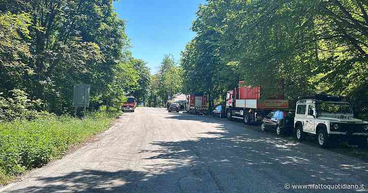 Vigili del fuoco morti, non ancora recuperati i corpi. Si valuta l’uso di un aereo