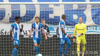 Enges Aufstiegsrennen: Kurioses Traumtor "krönt" Magdeburgs Desaster, Paderborn stresst den HSV