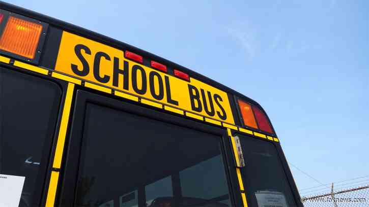 17 students taken to hospital after Chicago bus crash
