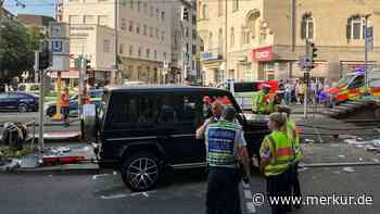 Auto fährt in Stuttgart in Menschengruppe - eine Tote