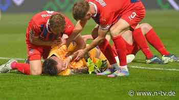 Im Abstiegsendspiel: Schlimmer Zusammenprall: Große Sorge um Heidenheims Torwart