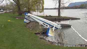 Man dead after seaplane flips during takeoff on Montreal's South Shore
