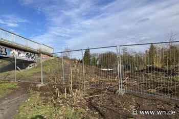 Brücke über den Kanal wird demontiert