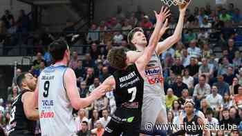 Giltay en Delalieux slepen nipte thuiszege voor Limburg United in de wacht tegen leider Kortrijk