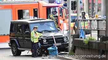 Auto fährt in Stuttgart in Menschenmenge - Frau stirbt