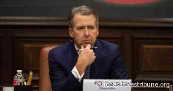 UT System chancellor leaves to lead University of California