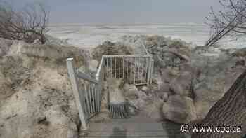'Pretty powerful' ice pileups damage more than a dozen Lake Manitoba cottages