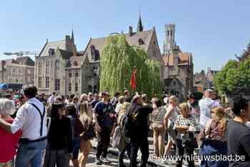 “Maximum 20 tot 25 toeristen per gids”: Brugge gaat strijd aan met ‘te grote groepen toeristen’