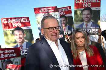 AUS VOTES: PM makes last-ditch Melbourne ballot booth visit