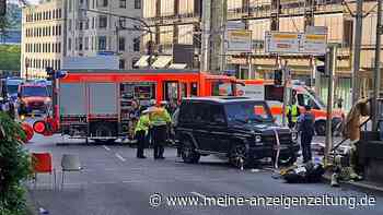 Auto fährt in Stuttgart in Menschenmenge: Schwerverletzte erliegt im Krankenhaus ihren Verletzungen