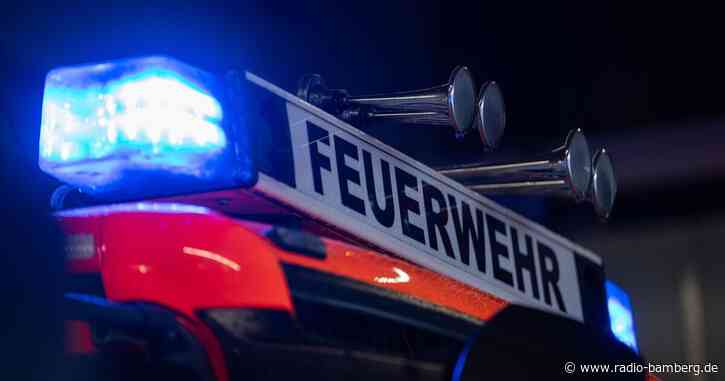 Silvesterraketen setzen Scheune in Brand