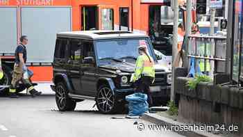 Auto fährt in Stuttgart in Menschenmenge, Frau stirbt: Mann saß nicht allein im Luxuswagen