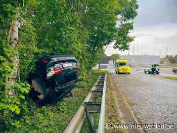 Auto uit de bocht in Paal: bestuurder slechts lichtgewond
