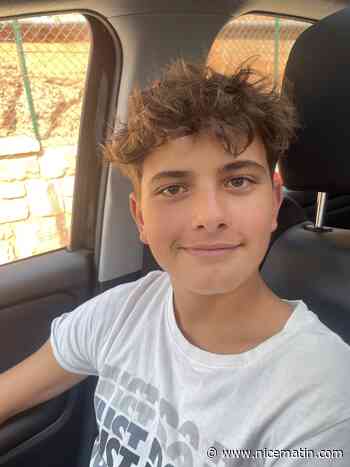 Les spectateurs sont invités à porter un brassard blanc: le Football Club de Carros rend hommage à Lorenzo ce dimanche, l’adolescent décédé dans un accident de chantier