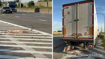 Auto crasht op Antwerpse Ring na achtervolging vanuit Nederland: bestuurder gewond naar ziekenhuis