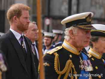 "Frustrato e sconvolto". La reazione di Re Carlo all’ennesimo attacco di Harry