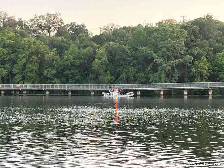 Paddle boarder goes underwater at Lady Bird Lake, officials say