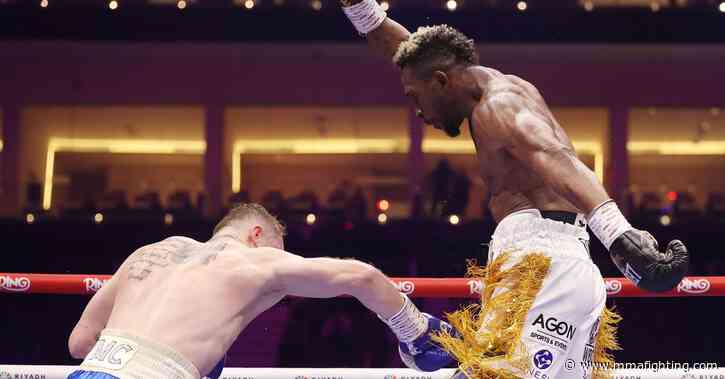 ‘Embarrassing’: Jake Paul, pros rip Canelo Alvarez’s dreadful win over William Scull