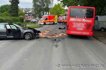 Zwei Verletzte bei Kollision mit Linienbus