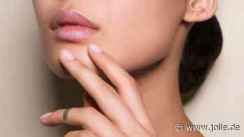 "Watery Nails" sind der schönste Maniküre-Trend für den Sommer 2025