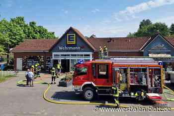 Feuer bei Edeka Wehrmann in Enger: Mitarbeiter evakuieren Markt